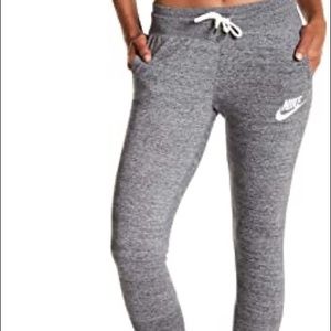 NIKE VINTAGE CAPRI SWEATPANTS